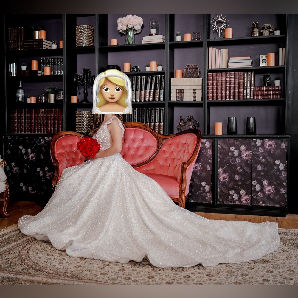beautiful and elegant wedding dress. 
Original price: $2740.25
Style: Helen - Picture 4 of 5